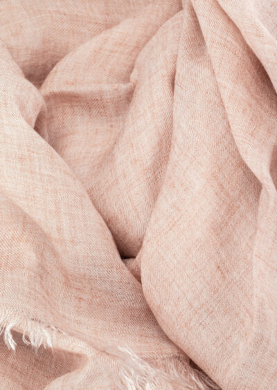 Schal "Penelope" aus Modal und Kaschmir - Hellrosé – Bild 2