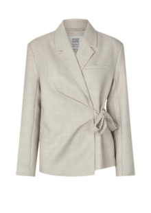 Second-Female_Maximus_Blazer