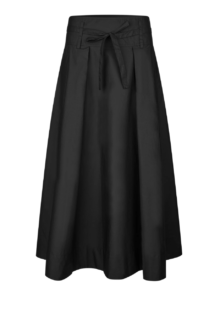 second-female-rock-larkini-schwarz