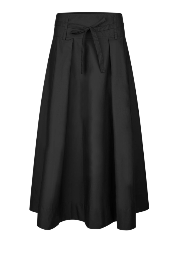 second-female-rock-larkini-schwarz