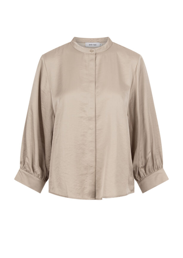 knit-ted-bluse-sandfarbend