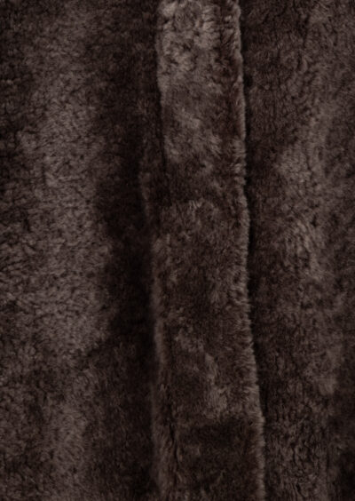 Wendemantel "Sakla" aus Lammfell - Taupe – Bild 6