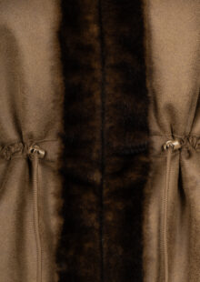 Fake-Fur-Wendejacke „Frankie“ – Olive – Bild 6