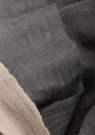 Souffle Semi Felted Degradee Schal - Grey – Bild 2