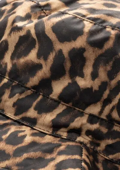 Leichter Hut mit Leo-Print – Bild 2