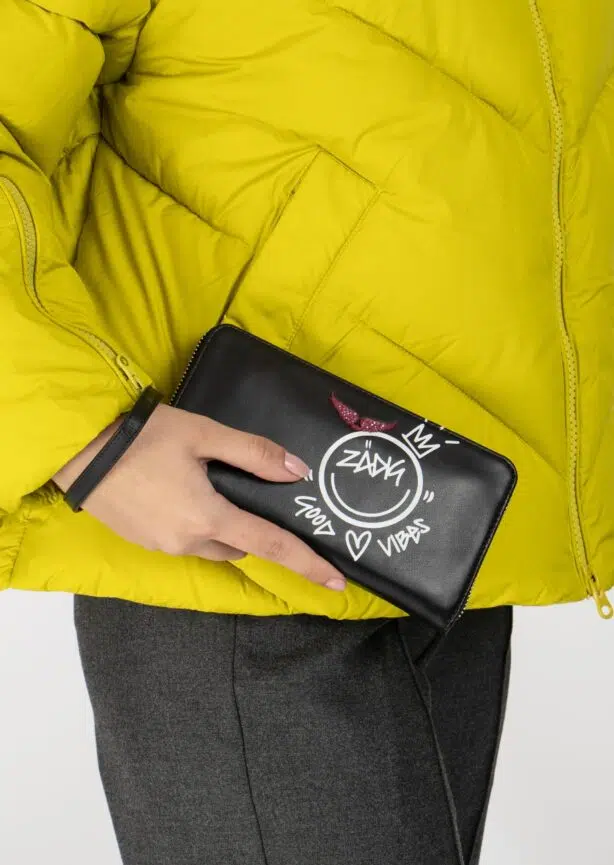 Große Geldbörse aus Leder in Schwarz-70998