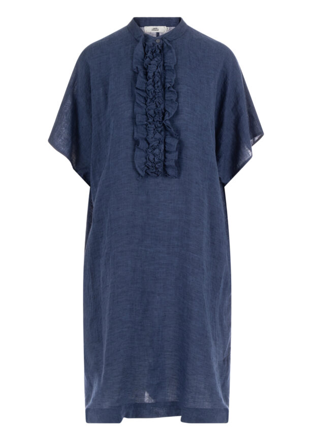model-robert-friedman-kleid-leinen-rüschen-blau